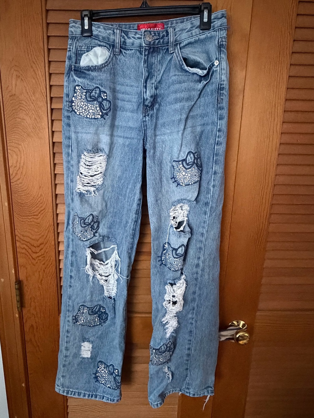 Hello Kitty x Forever 21 Embellished Boyfriend Jeans distressed blue size 27